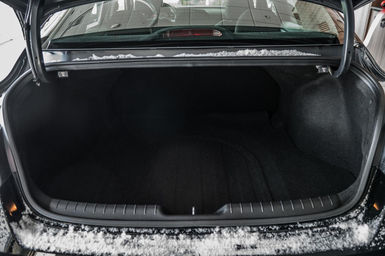 2022 Hyundai Elantra - Image 10