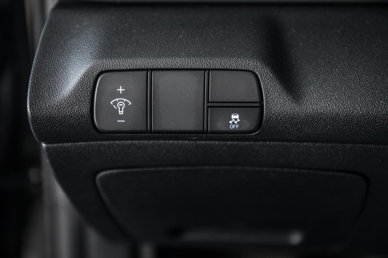 2022 Hyundai Elantra - Image 14