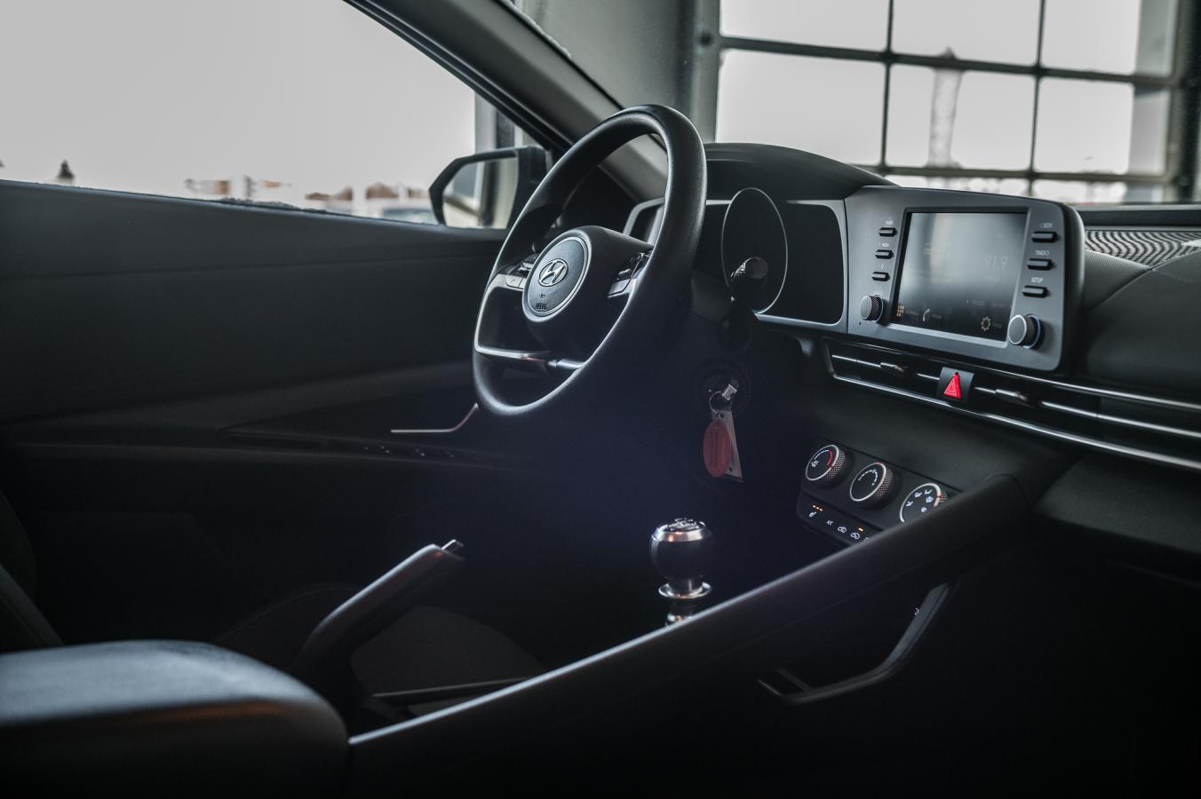 2022 Hyundai Elantra - Image 27