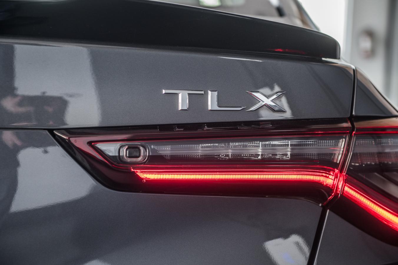 2022 Acura TLX - Image 12