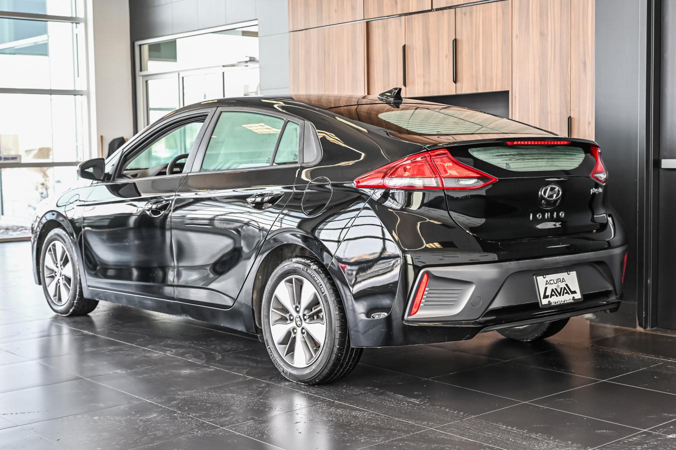 2020 Hyundai IONIQ Hybrid - Image 24
