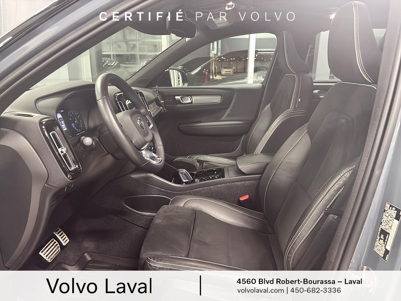 2022 Volvo XC40 - Image 8