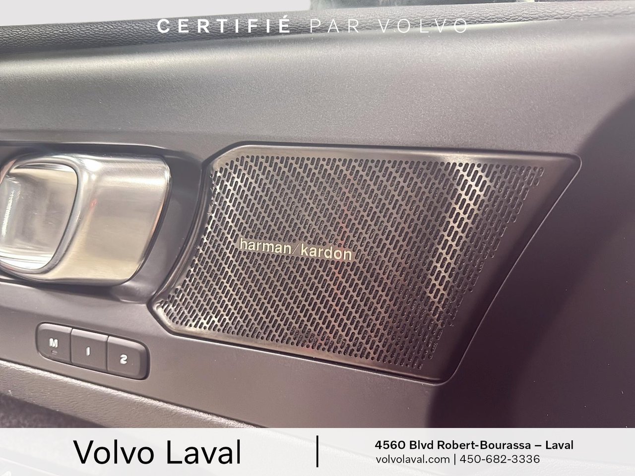 2022 Volvo XC40 - Image 13