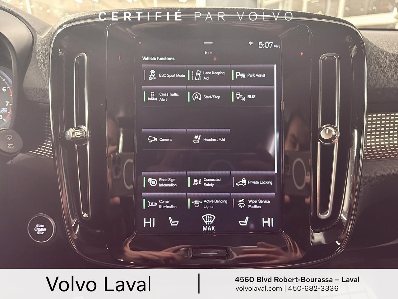 2022 Volvo XC40 - Image 16