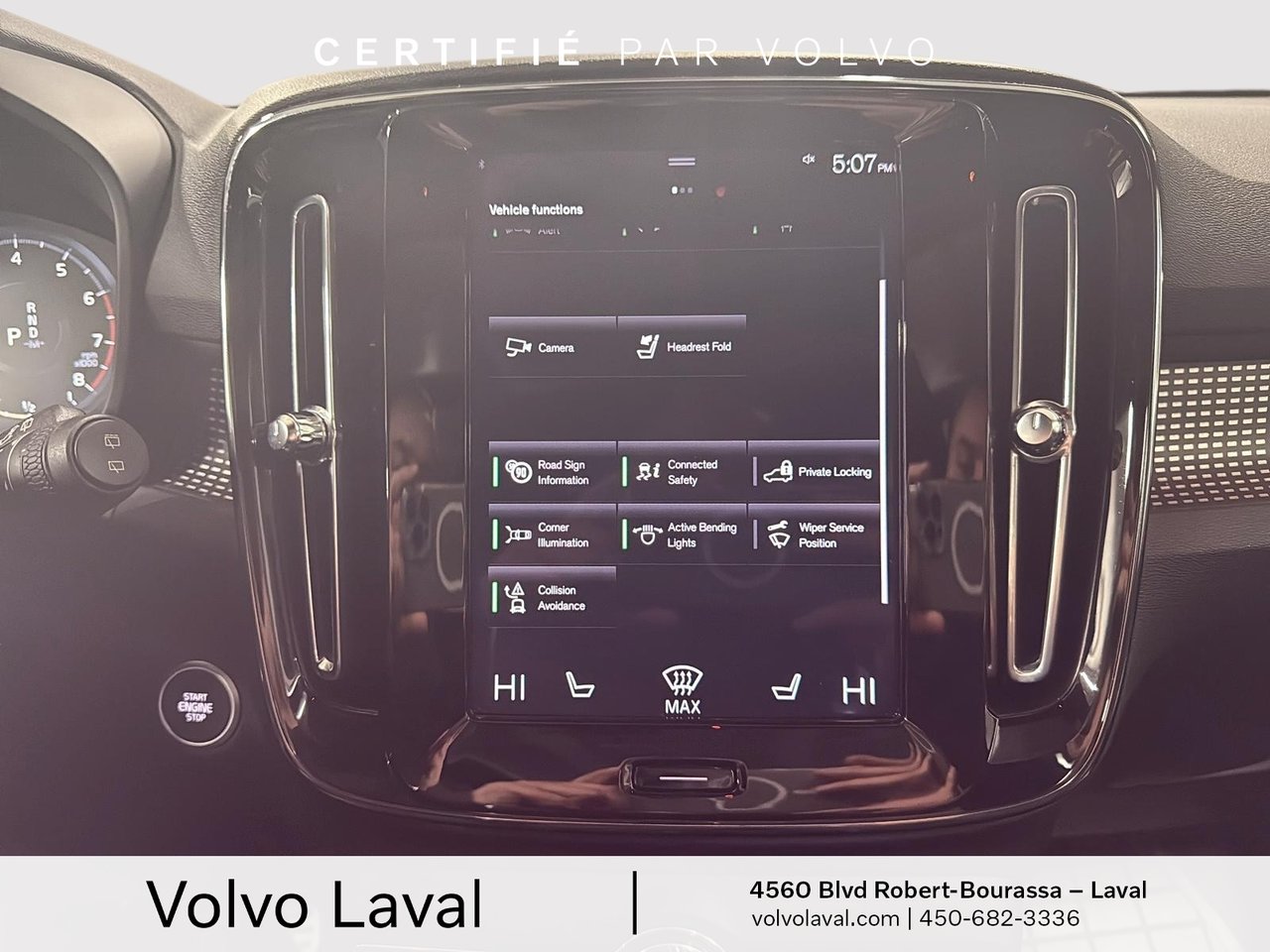 2022 Volvo XC40 - Image 17