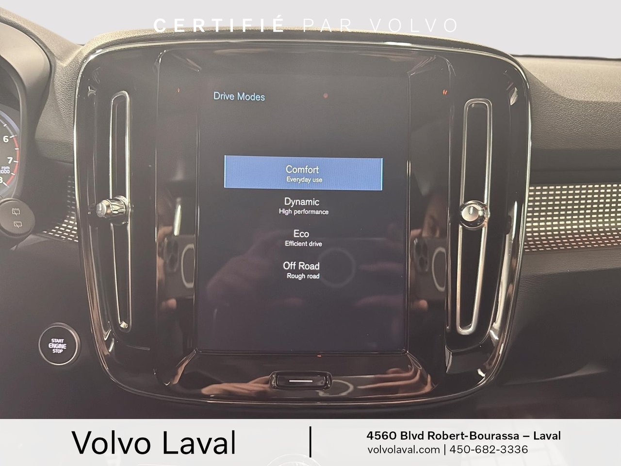 2022 Volvo XC40 - Image 18