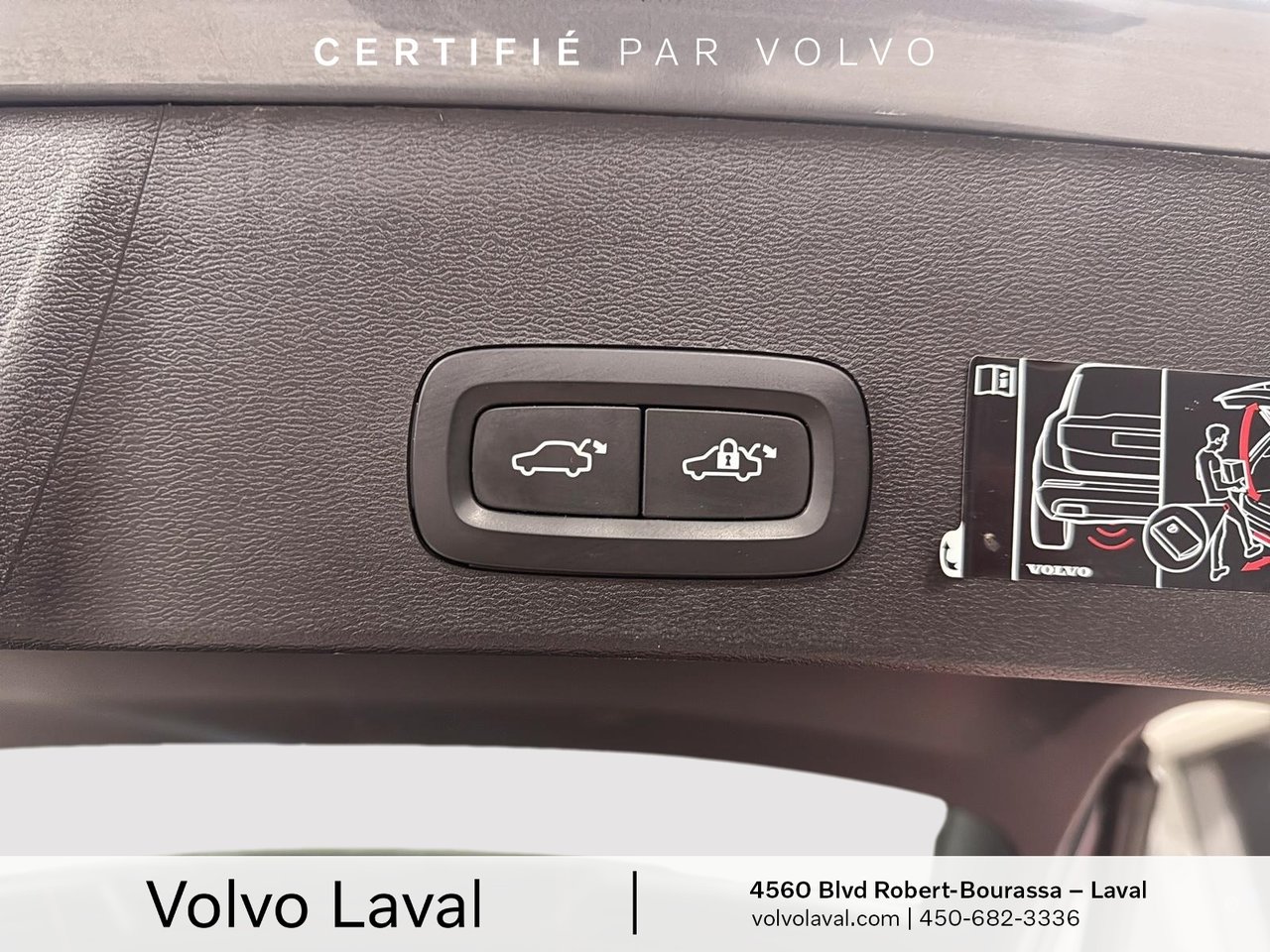 2022 Volvo XC40 - Image 22