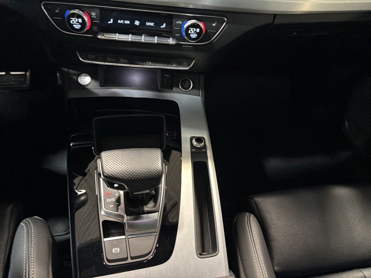 2023 Audi Q5 Sportback - Image 11