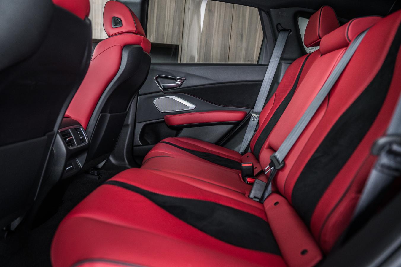 2025 Acura RDX - Image 30