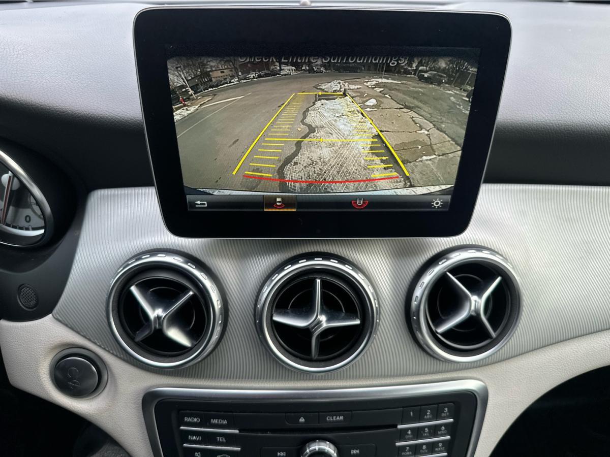 2017 Mercedes-Benz GLA 250 - Image 31