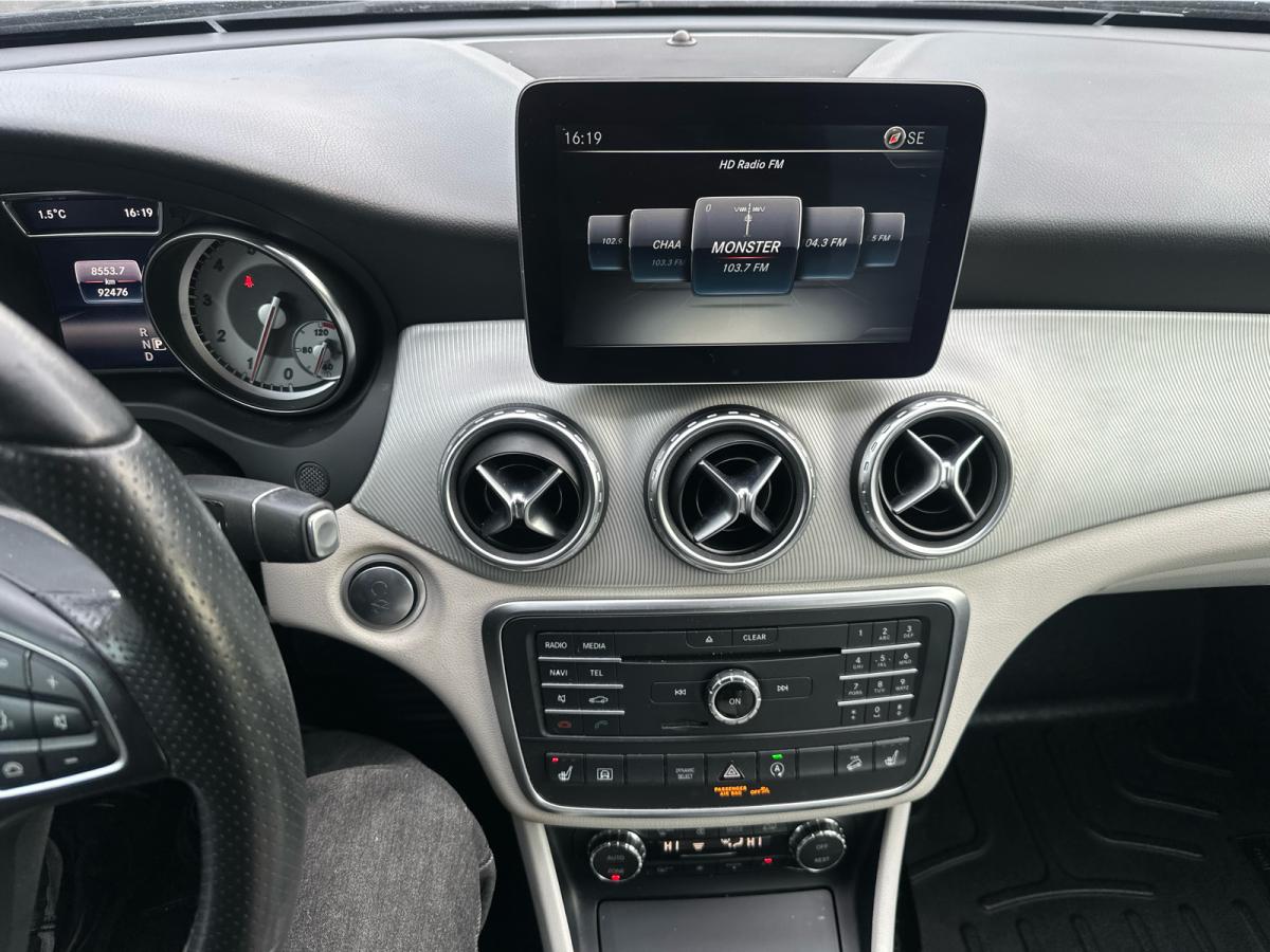 2017 Mercedes-Benz GLA 250 - Image 32