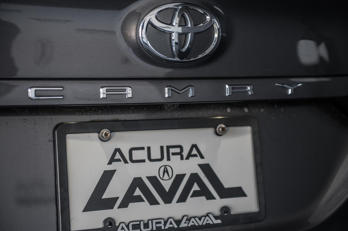 2019 Toyota Camry - Image 28