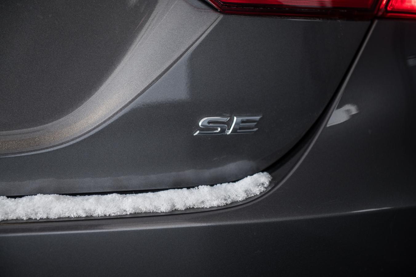 2019 Toyota Camry - Image 29