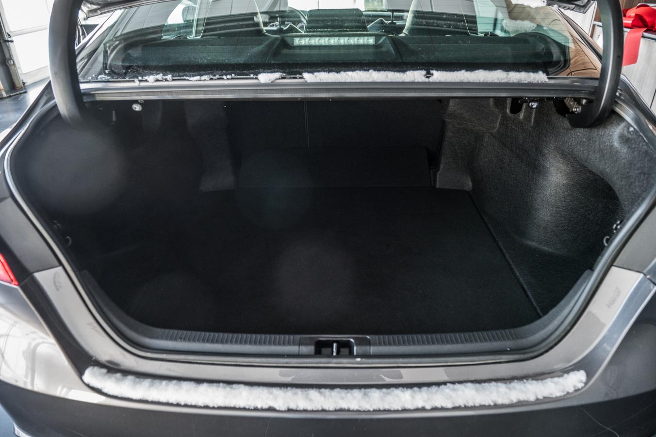 2019 Toyota Camry - Image 30