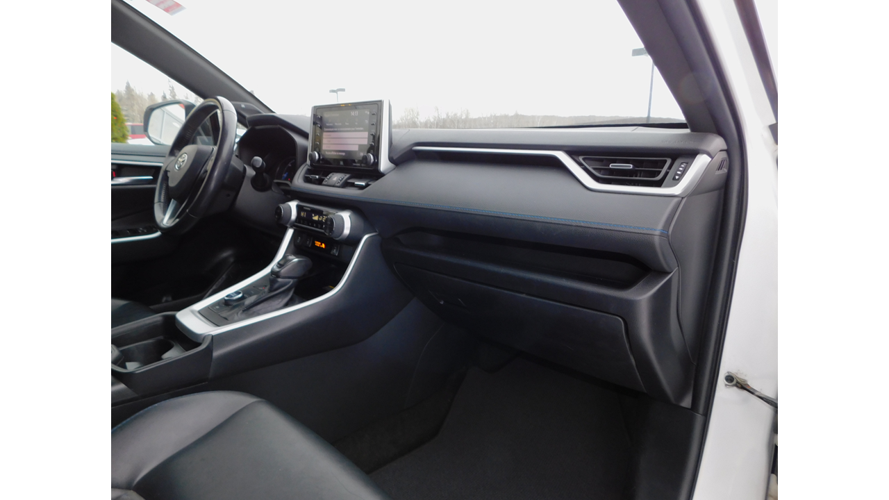 2019 Toyota RAV4 - Image 14