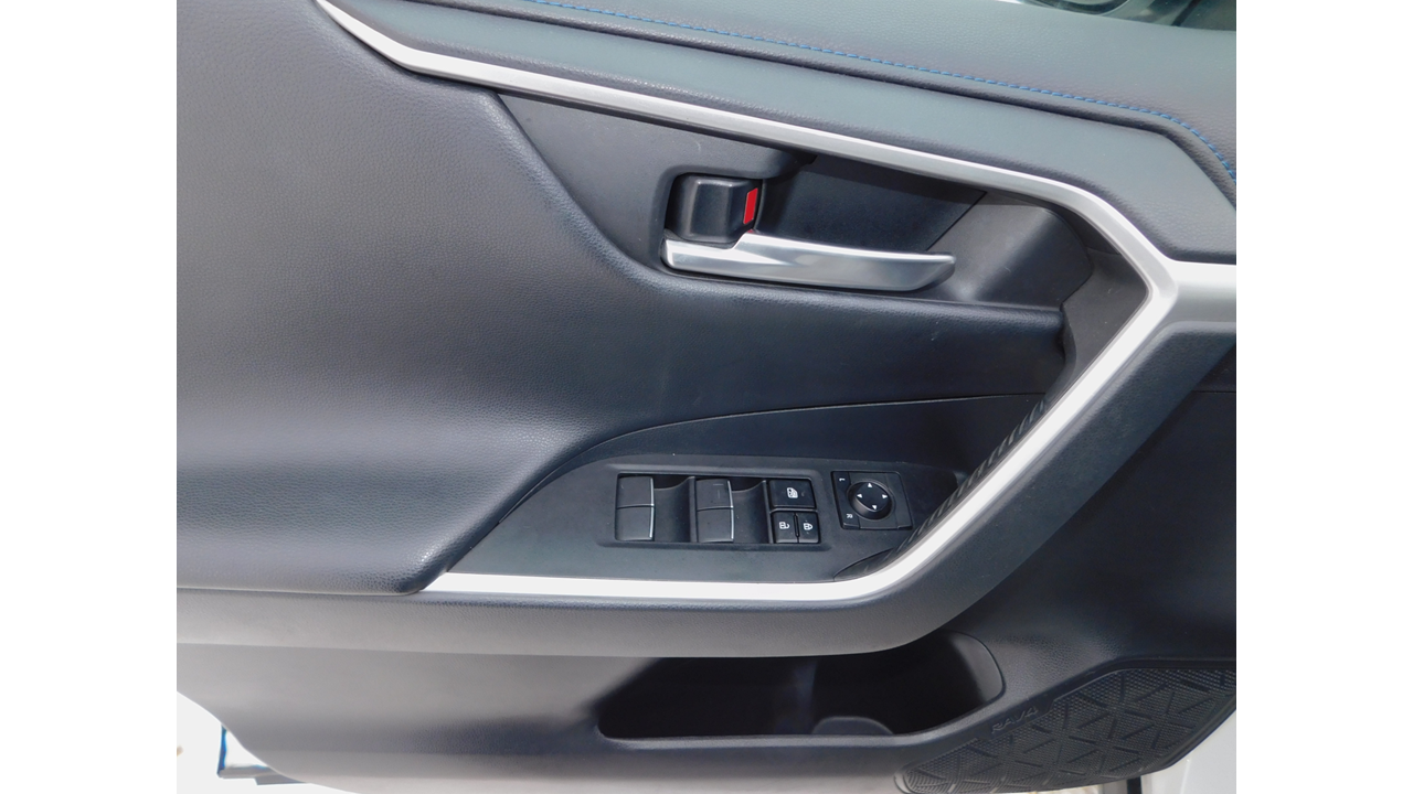 2019 Toyota RAV4 - Image 19