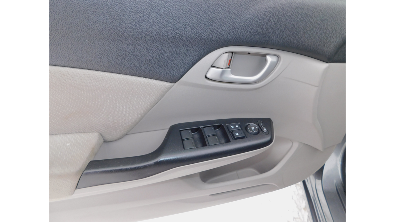 2013 Honda Civic - Image 16