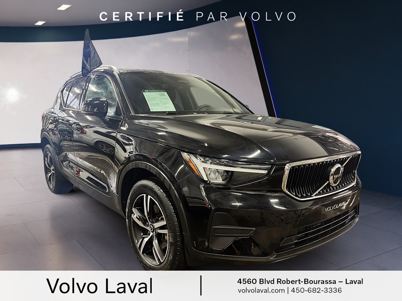 2023 Volvo XC40 - Image 3