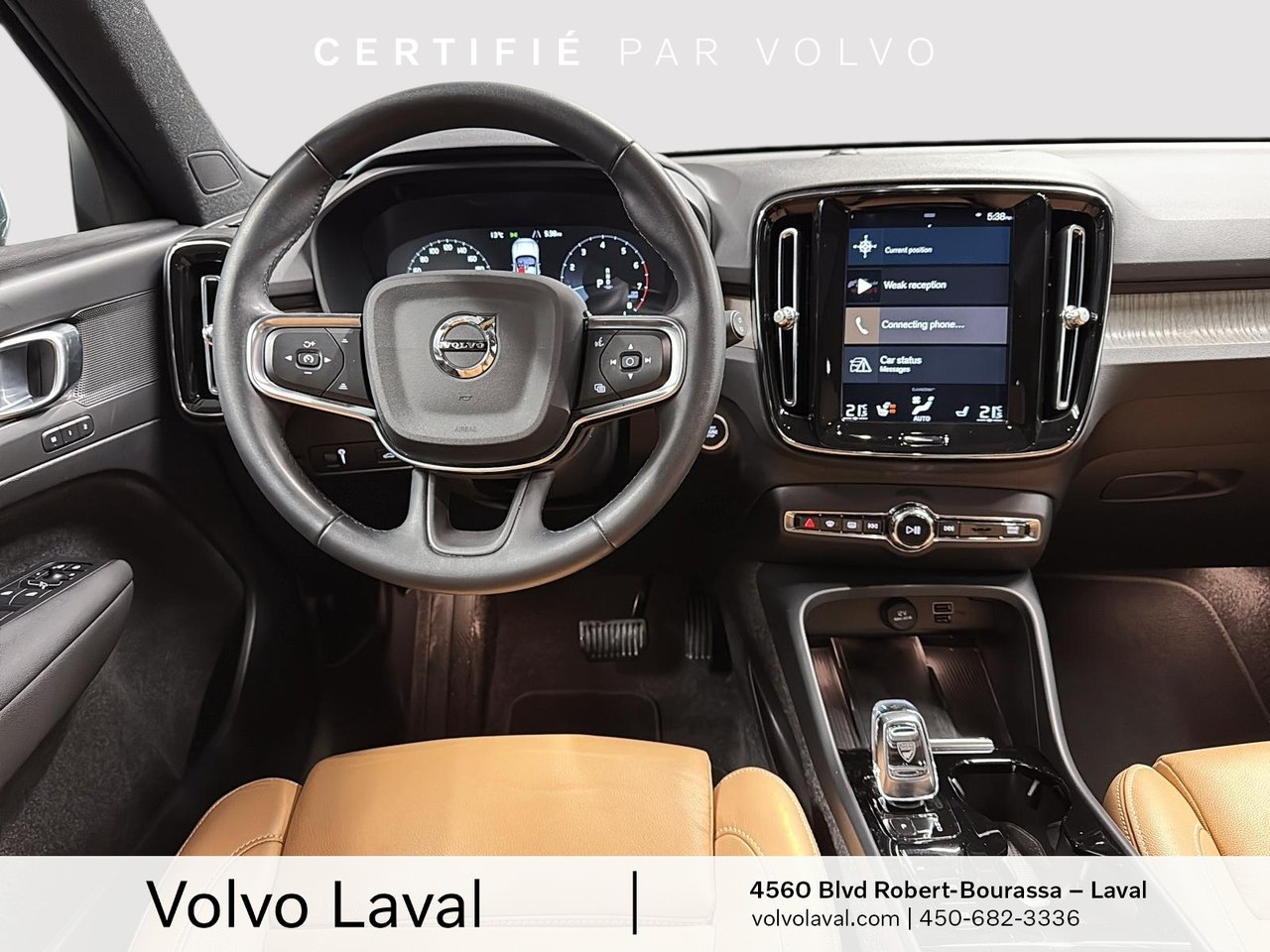 2022 Volvo XC40 - Image 9