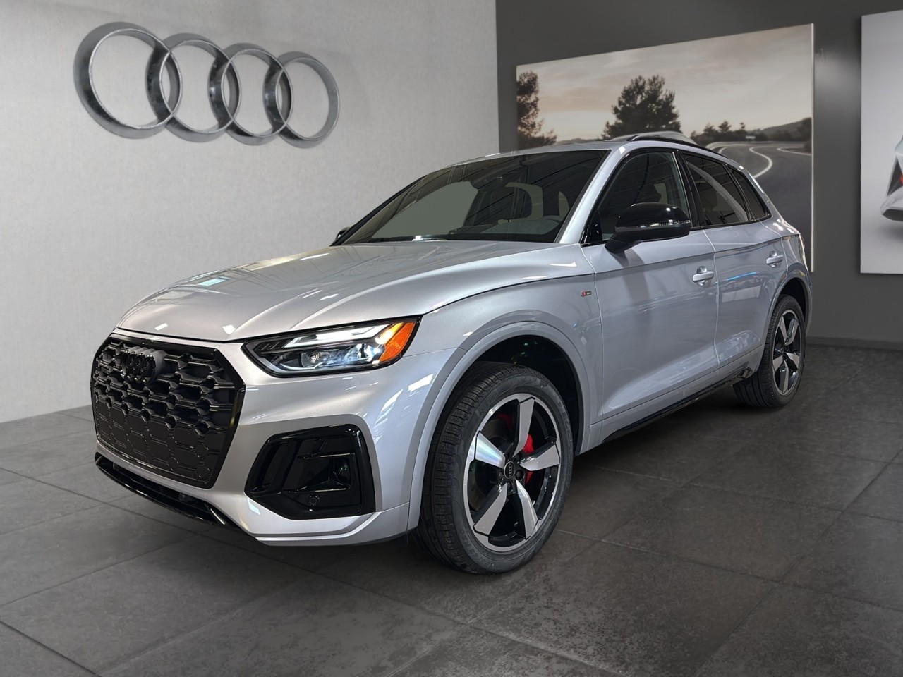 2025 Audi Q5 - Image 3