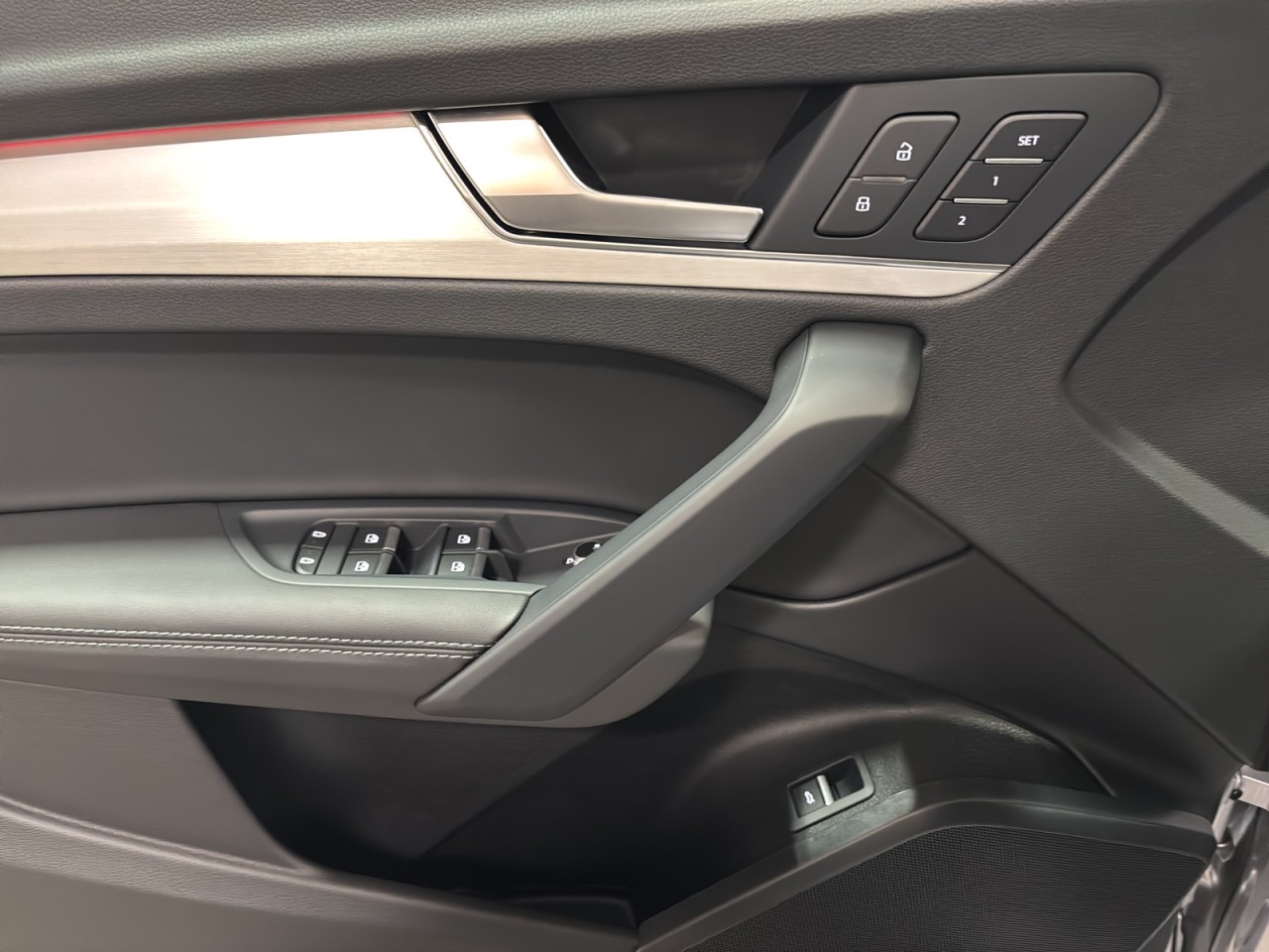 2025 Audi Q5 - Image 9