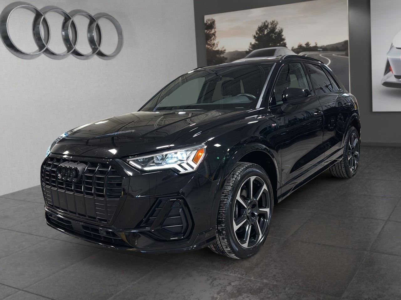 2022 Audi Q3 - Image 4