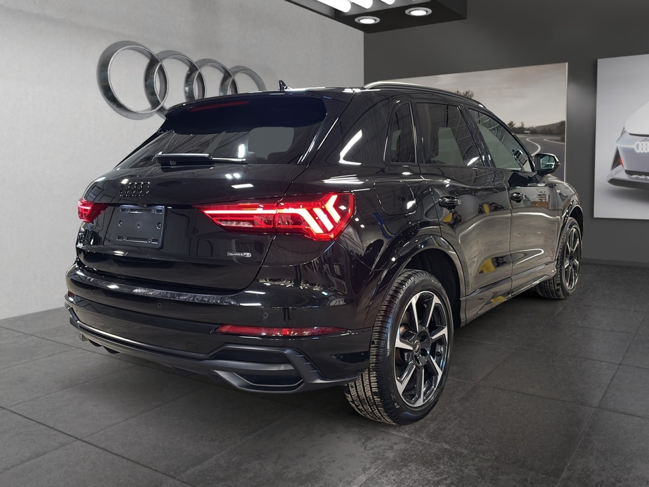 2022 Audi Q3 - Image 6
