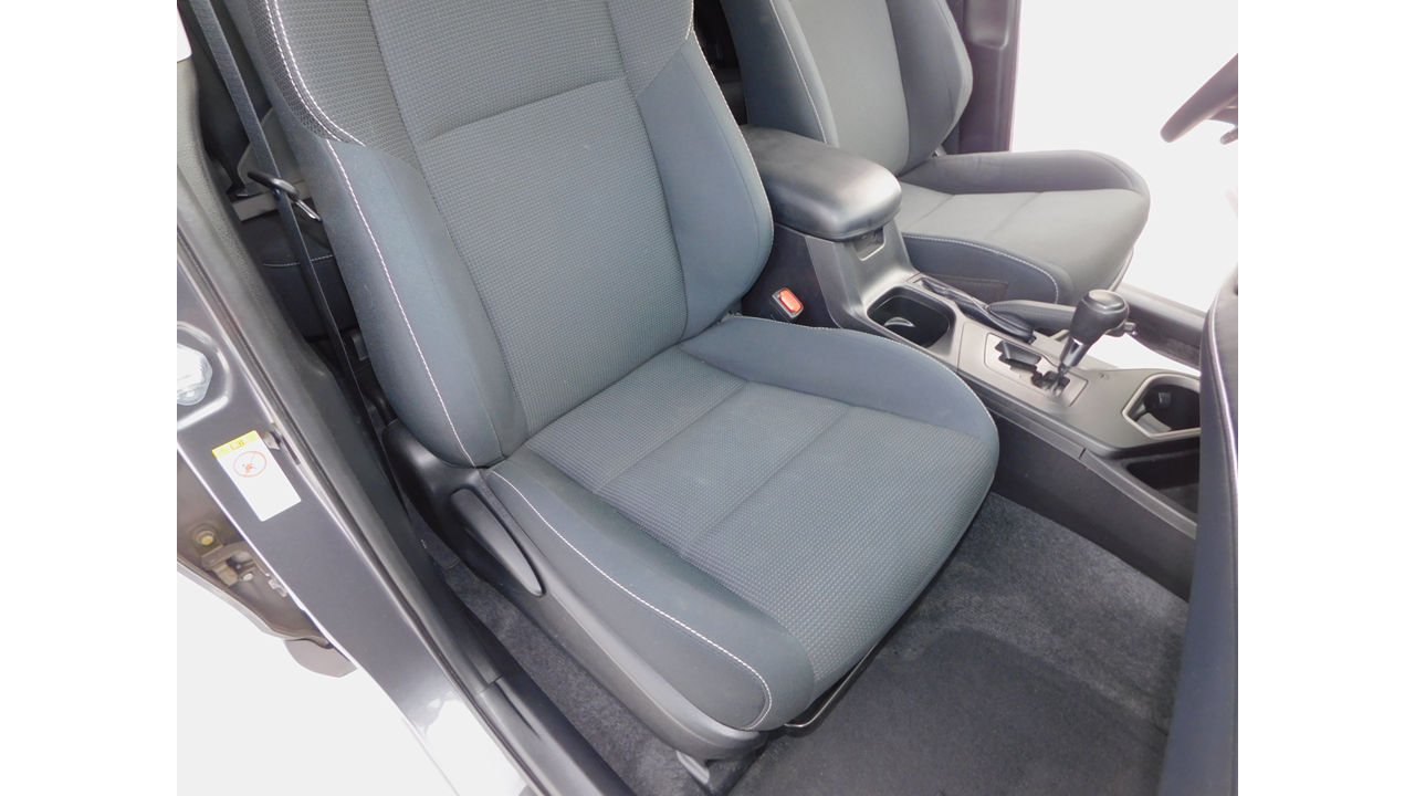 2017 Toyota RAV4 - Image 17