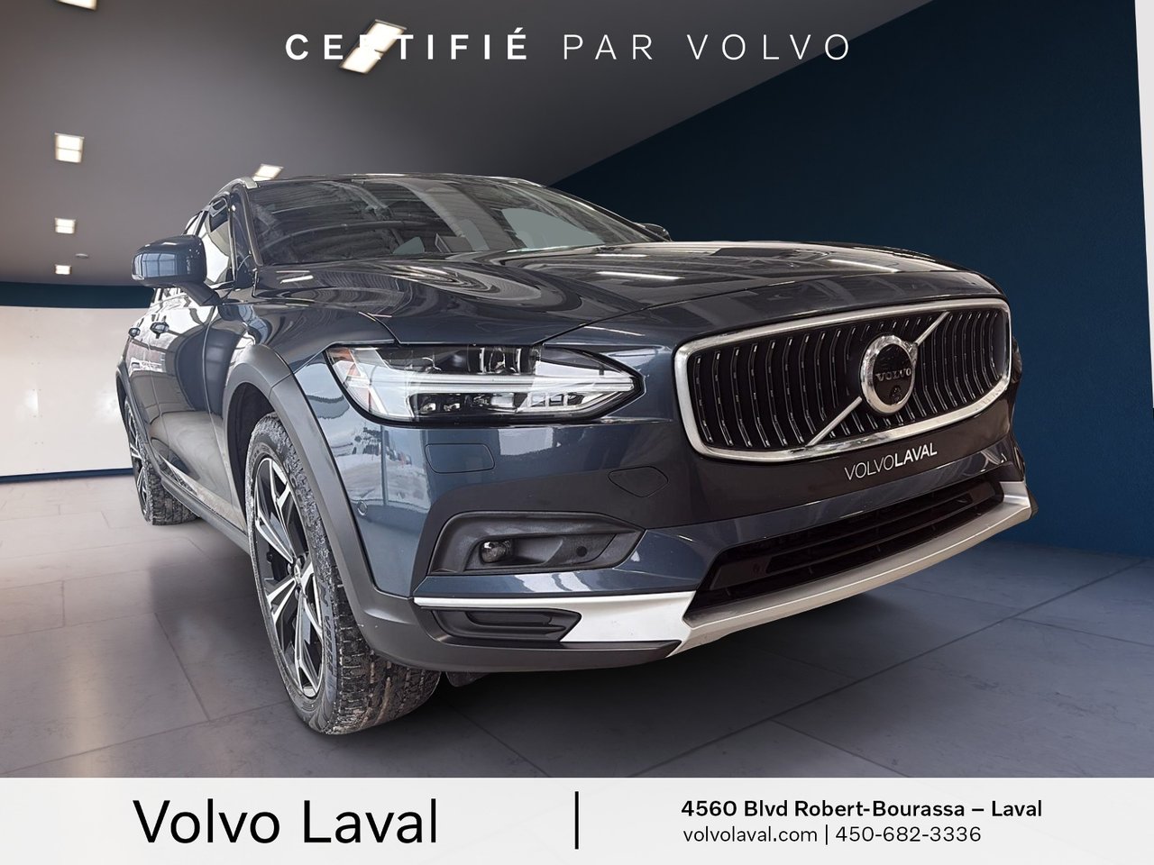 2023 Volvo V90 Cross Country - Image 3