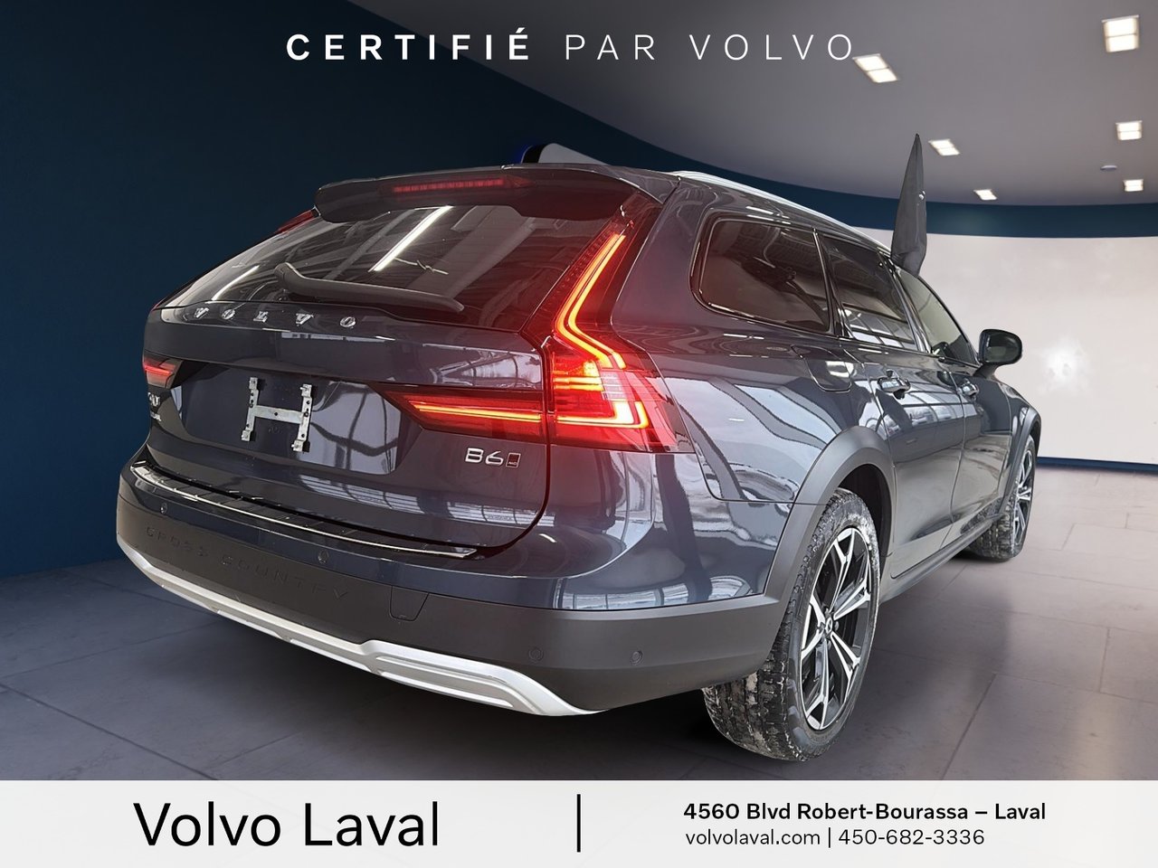 2023 Volvo V90 Cross Country - Image 4