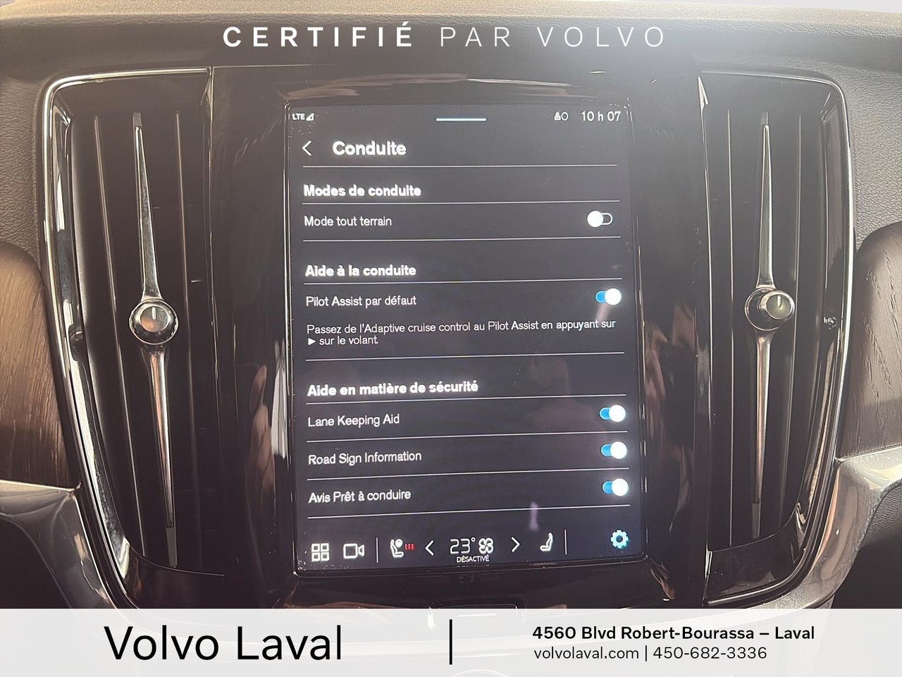 2023 Volvo V90 Cross Country - Image 13