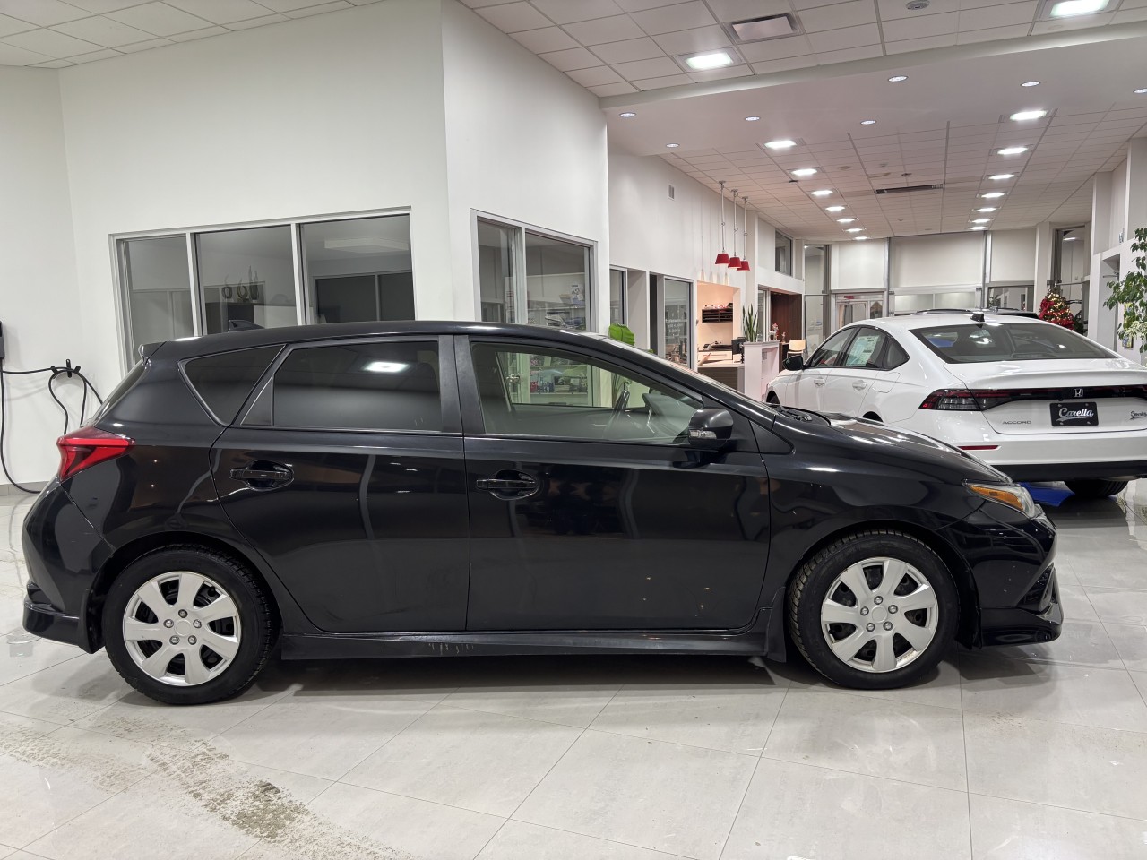 2017 Toyota Corolla iM - Image 5