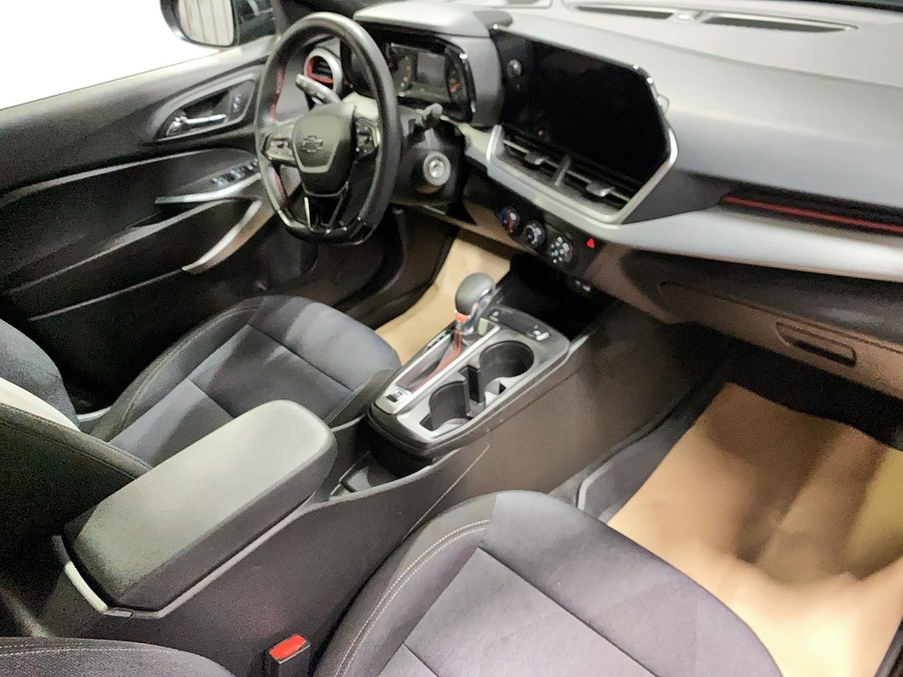 2024 Chevrolet Trax - Image 23