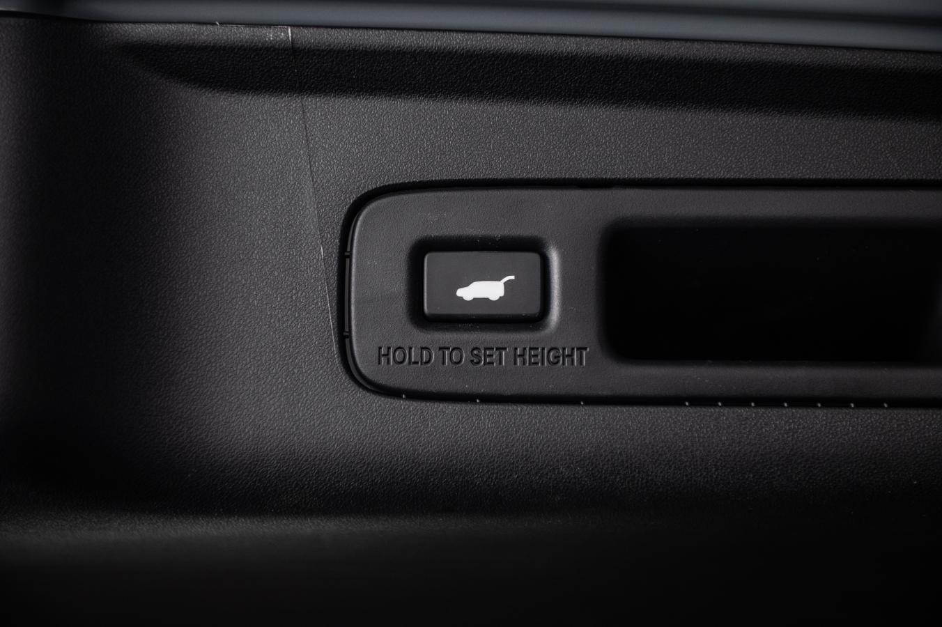 2025 Acura ADX - Image 12