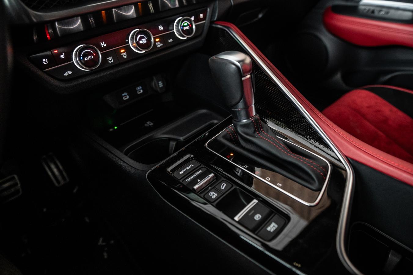 2025 Acura ADX - Image 28