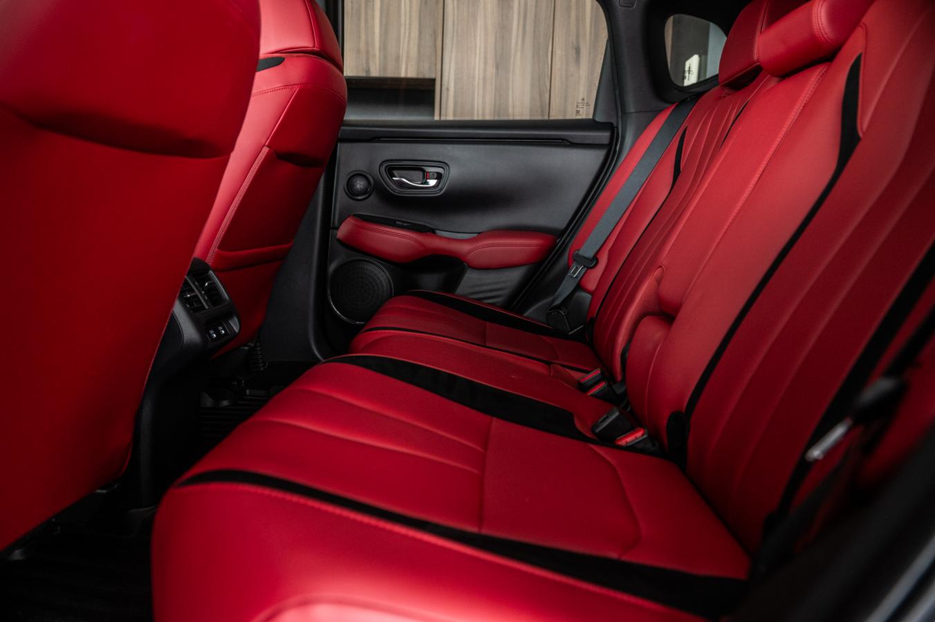 2025 Acura ADX - Image 32