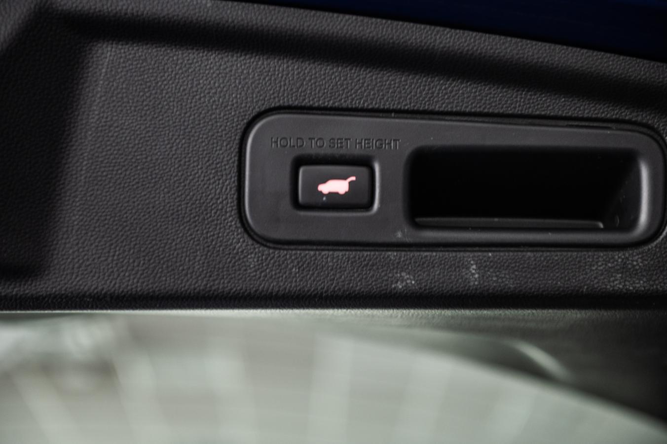 2022 Acura MDX - Image 11