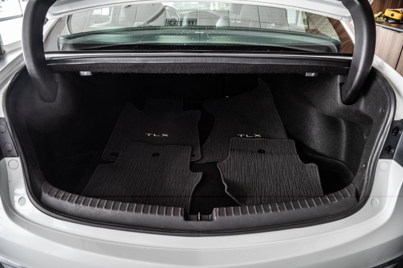 2019 Acura TLX - Image 10