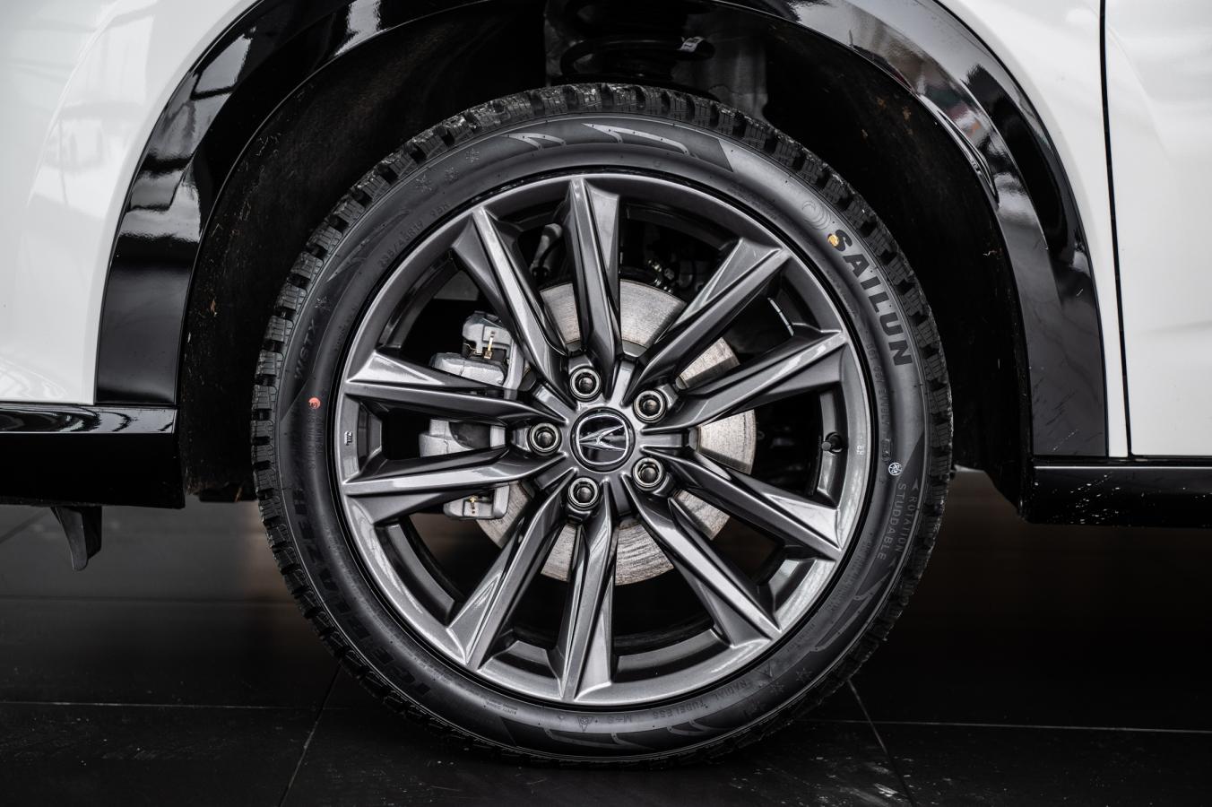 2025 Acura ADX - Image 5