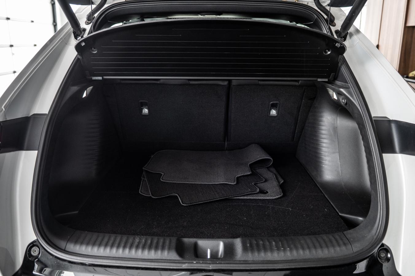 2025 Acura ADX - Image 11