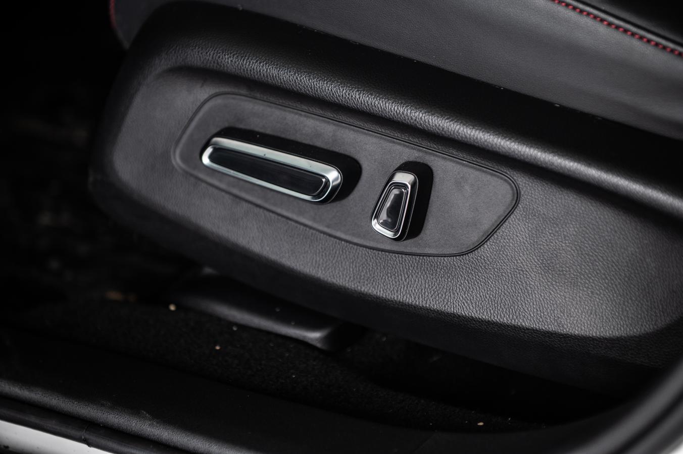 2025 Acura ADX - Image 15