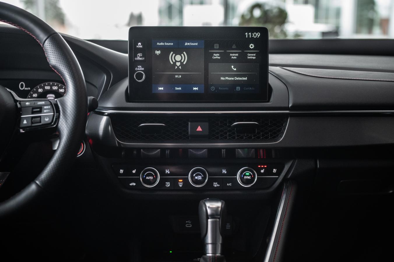 2025 Acura ADX - Image 33