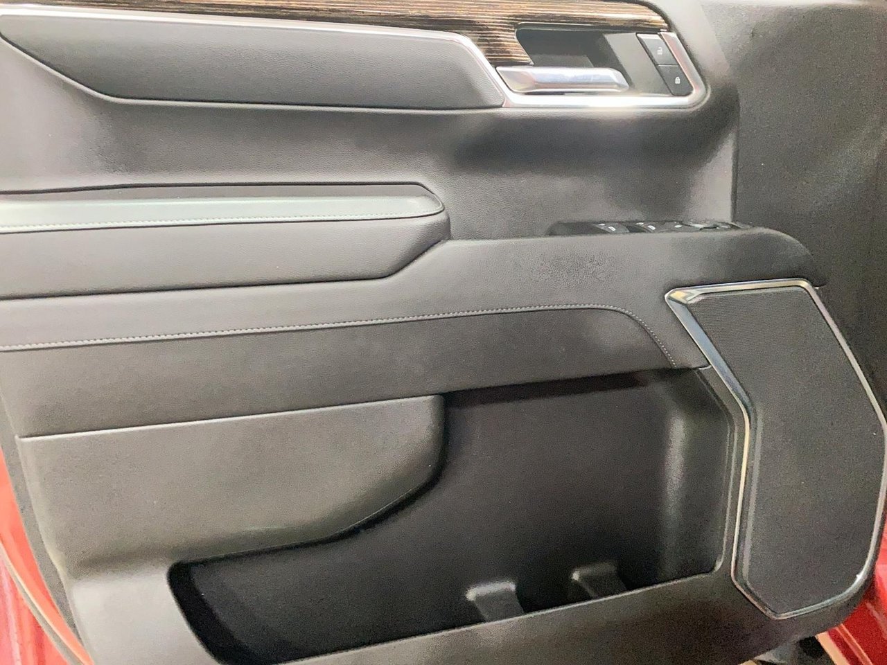 2023 GMC Sierra 1500 - Image 9