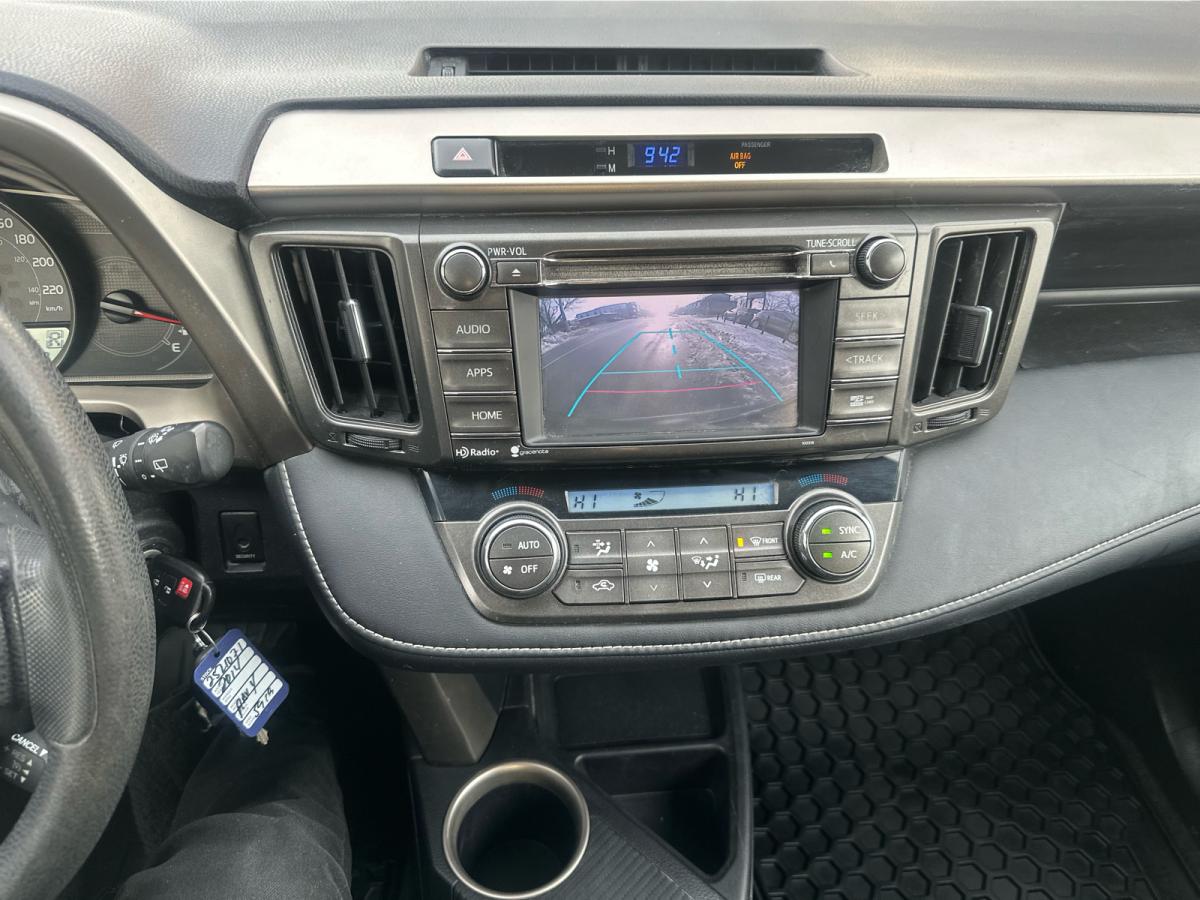 2014 Toyota RAV4 - Image 16