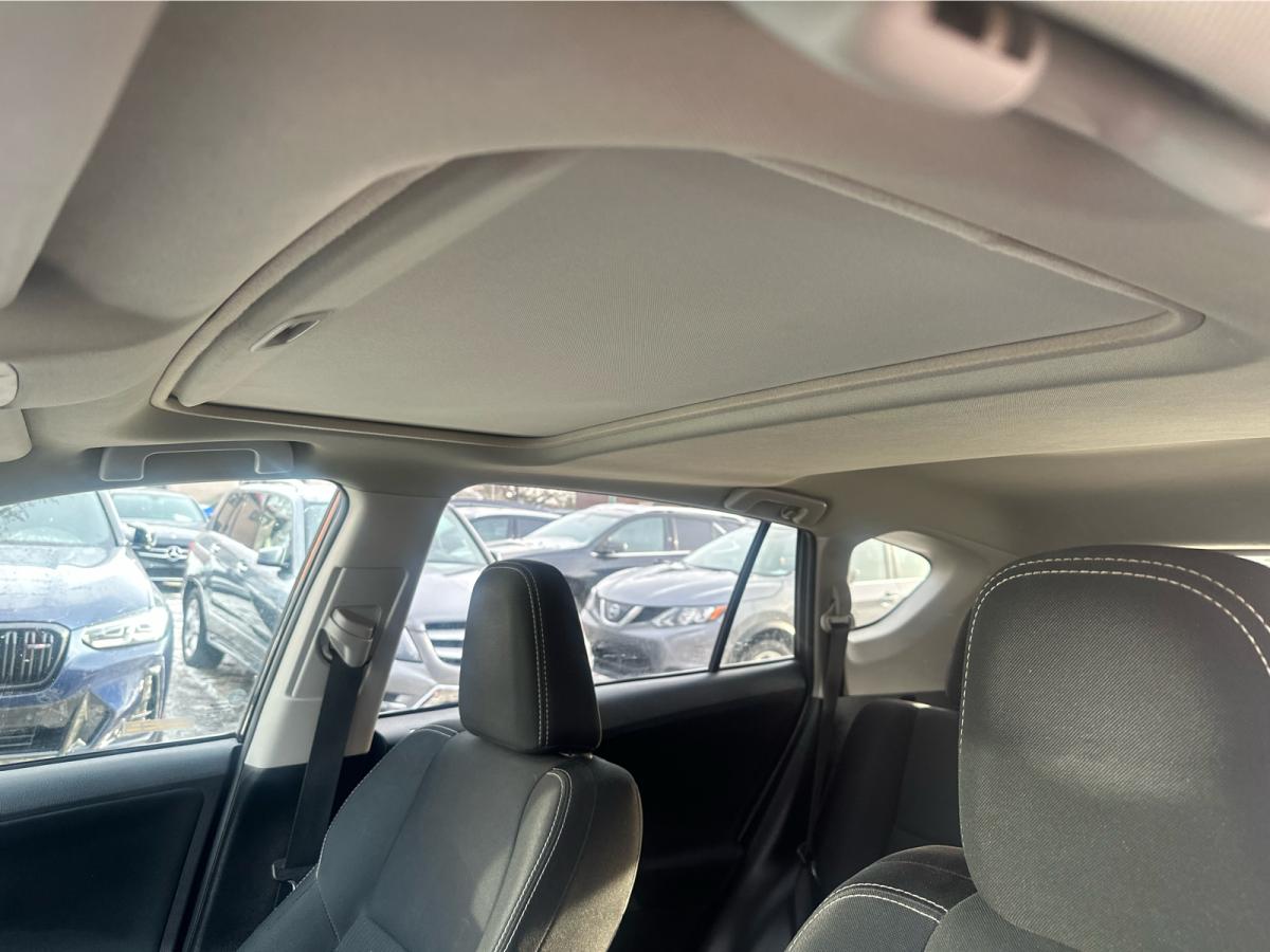 2014 Toyota RAV4 - Image 17