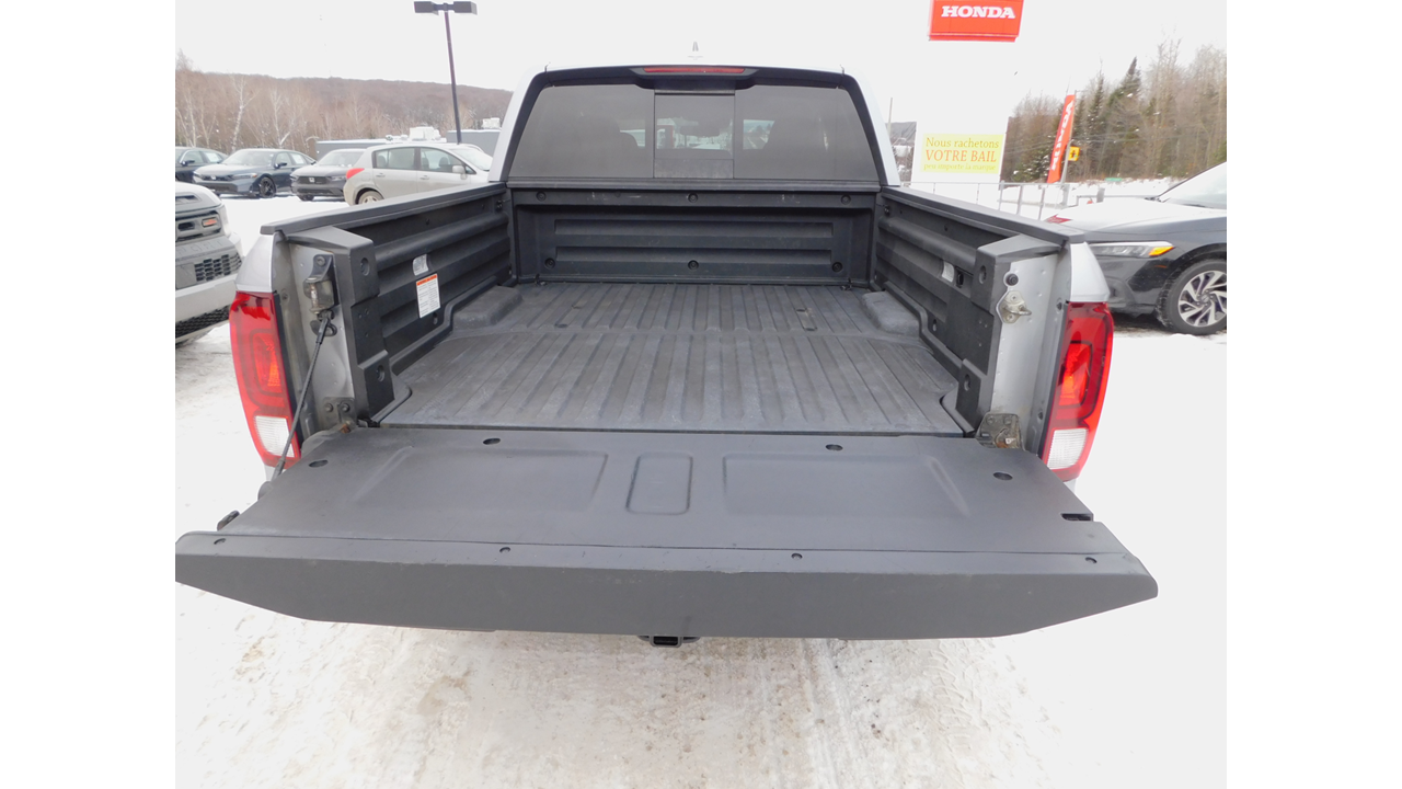 2017 Honda Ridgeline - Image 19