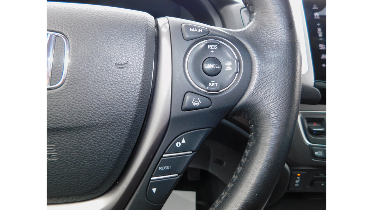 2017 Honda Ridgeline - Image 25