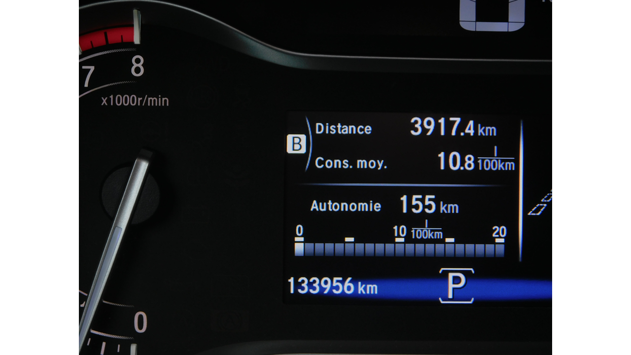 2017 Honda Ridgeline - Image 28