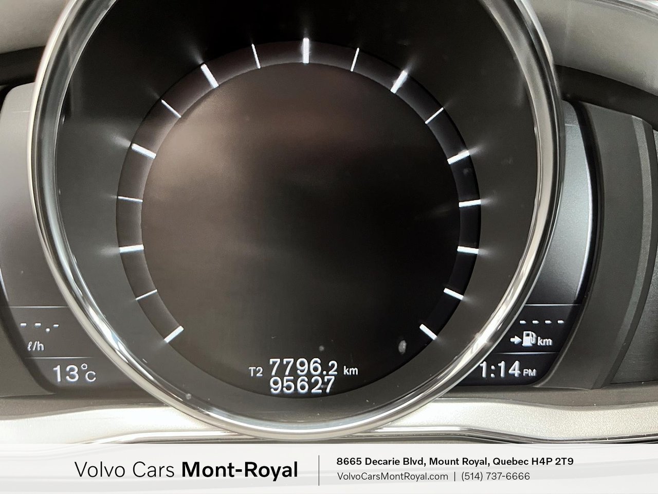 2017 Volvo V60 - Image 11