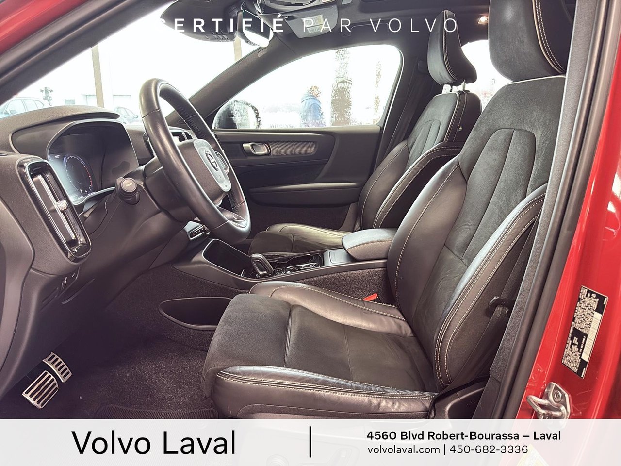 2022 Volvo XC40 - Image 8